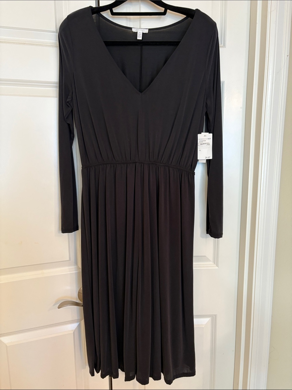 Black Long-Sleeve V-Neck Pleated Midi Dress